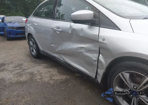 2018 Ford Focus Se из США, поврежденный, VIN 1FADP3FEXJL243242